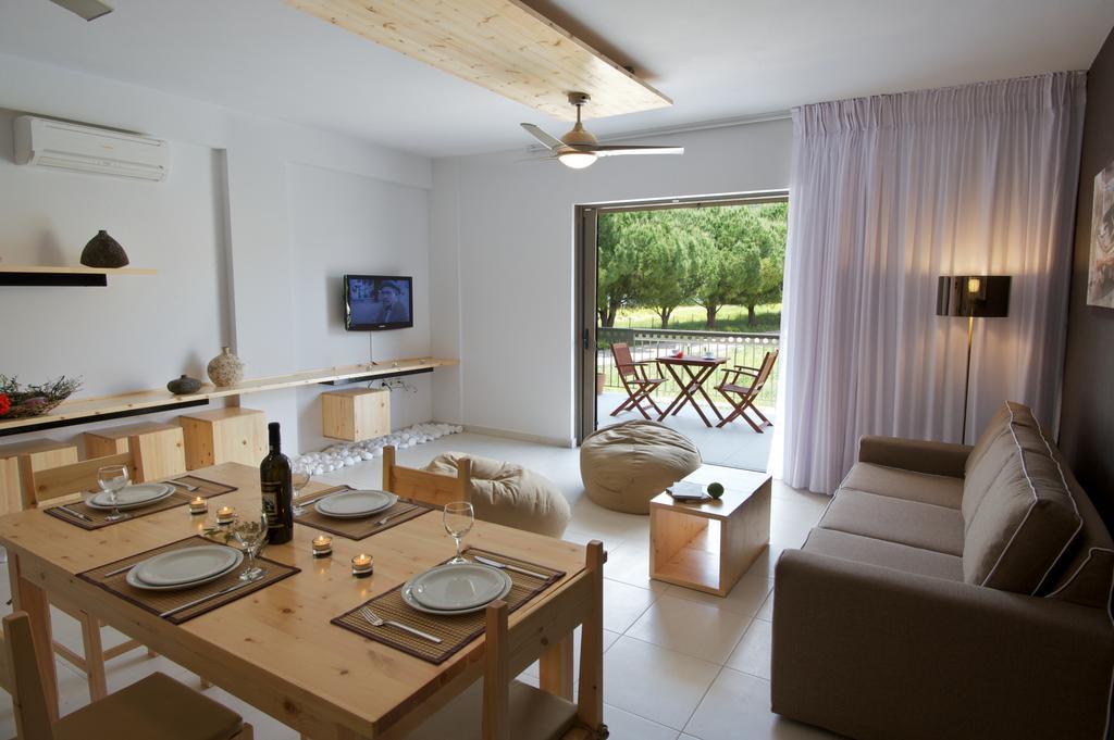 G.Living 365 Apartment Agia Efimia Exterior foto